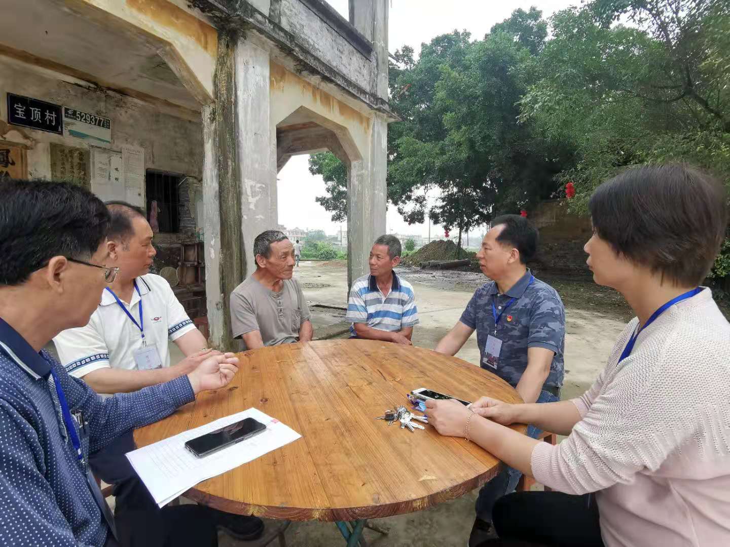 代表到茅岡寶頂村走訪(fǎng)群眾聽(tīng)取民聲.jpg