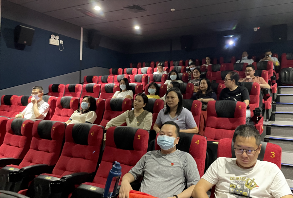 傳承紅色基因——開平市政數(shù)局開展《暴風(fēng)》觀影活動(dòng)_4