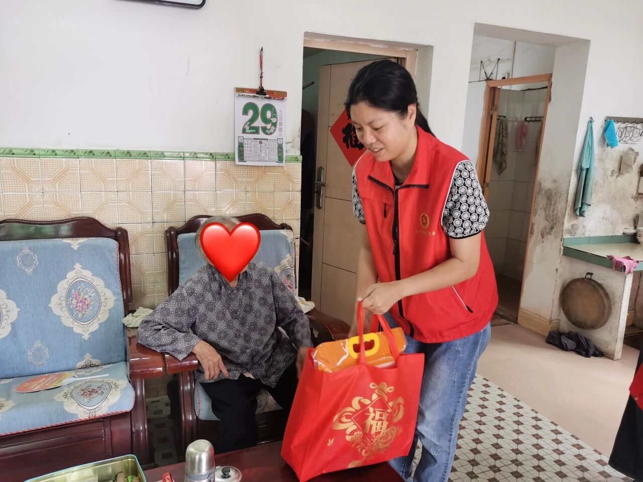 尊老敬老，情暖人間｜大沙鎮(zhèn)社會(huì)工作服務(wù)站暖心開展敬老月走訪活動(dòng)