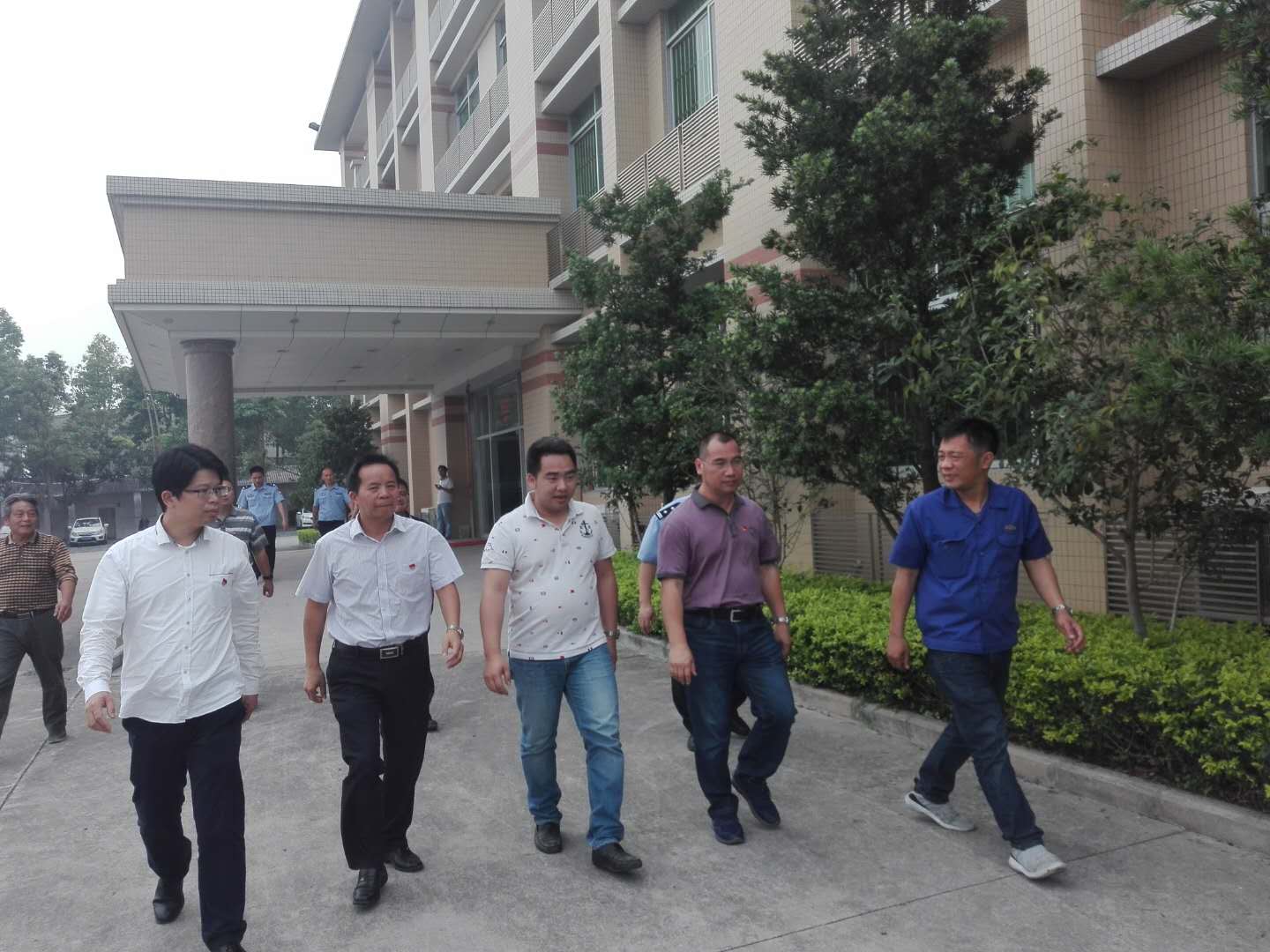(檢查組到富麗雅實(shí)業(yè)有限公司進(jìn)行檢查)3.jpg